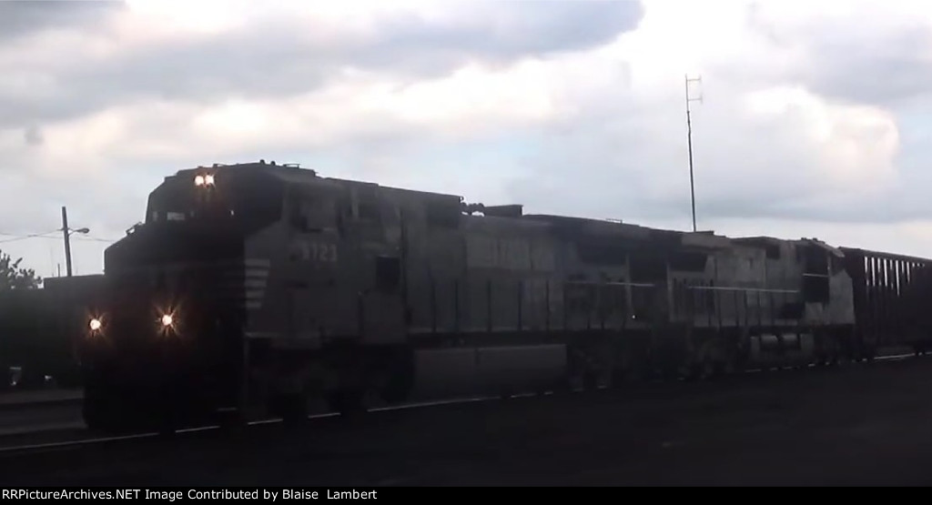 NS 375 approaching a thunderstorm